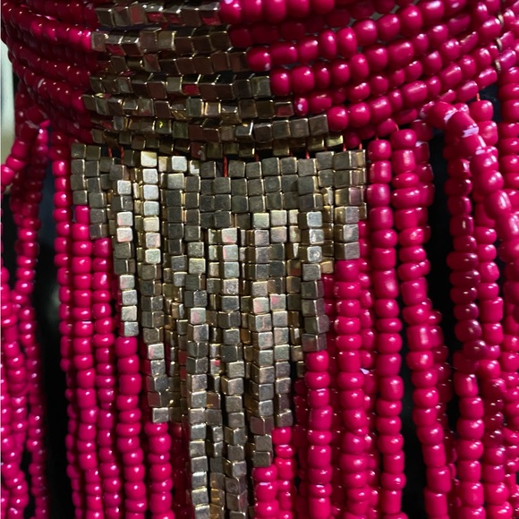 Deep Fuchsia and bronze beaded necklace - Picture 2 of 4